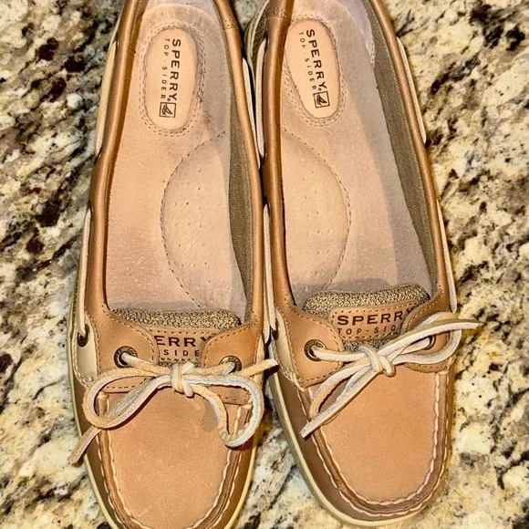 Sperry Tan and Cream Flats - Picture 6 of 7